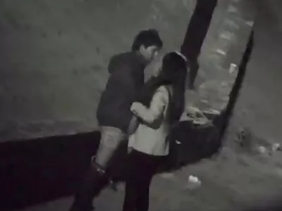 ਮੋਟਾ ਬੋਨਰ ਉਸ ਦੇ ਤੰਗ ਛੇਕ ਵਿੱਚ ਪਰਵੇਸ਼ ਕਰਦਾ ਹੈ