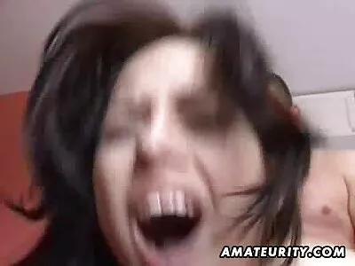 ਇੱਕ cute ਪ੍ਰੇਮਿਕਾ ਅਤੇ ਨਿਗਲਣ ਕਮ ਤੱਕ blowjob