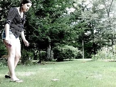 ਪੂਲ ਵਿੱਚ Blowjob ਅਤੇ ਮੂੰਹ ਵਿੱਚ ਕਮ