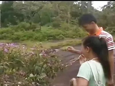 ਹਜਾਮਤ ਕੀਤੀ ਚੂਤ ਅਤੇ ਮੁੱਠੀ