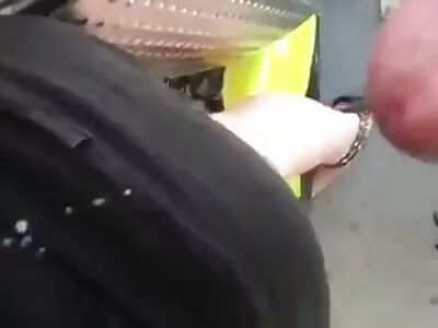 ਕੈਮਰੇ 'ਤੇ ਇੱਕ ਸ਼ਾਨਦਾਰ brunette ਅਤੇ ਸੈਕਸ ਤੱਕ blowjob