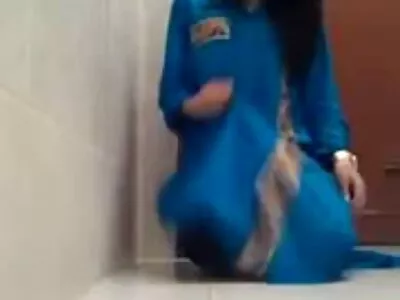 ਕਿਸ਼ੋਰ ਚੂਤ ਕੈਮਰੇ 'ਤੇ ਖੇਡਦੀ ਹੈ