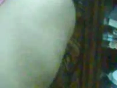 Brunette ਉਸ ਦੇ titties ਗੋਢੇ ਅਤੇ ਫਿਰ rammed ਪ੍ਰਾਪਤ ਕਰਦਾ ਹੈ